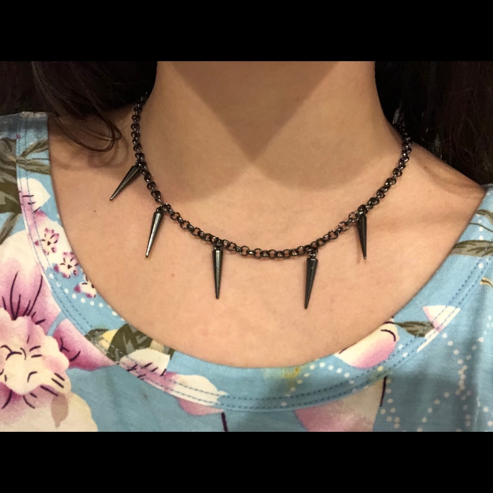 Black spiked chocker/ necklace